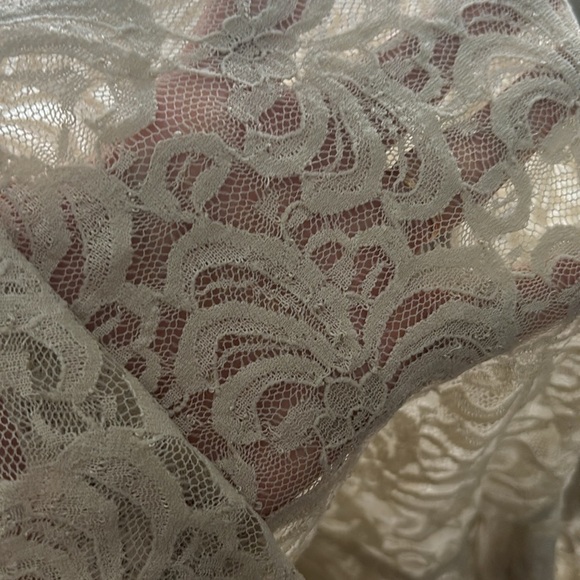 Nicole Miller Lace turtle Neck Long sleeve top - Picture 3 of 4